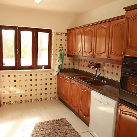 Verdizela Aroeira Pool Villa