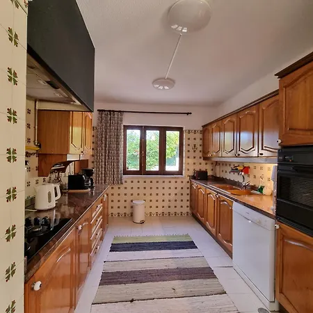 Verdizela Aroeira Pool Villa